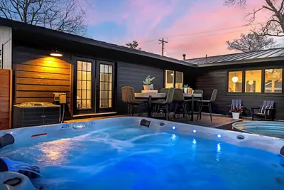Image de Mojito Haus, Hot tub, Cowboy Pool, Sleeps 9