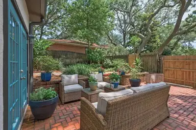 Image de Charming Guest House at Live Oaks on the Bayou