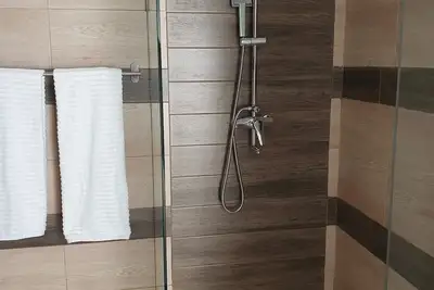 Image de St. penthouse w/jacuzzi