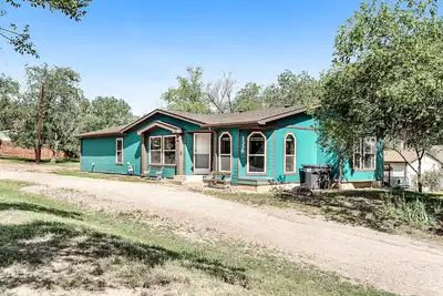 Image de Lovely home with mountain view, central Ac, fast WiFi, & washer/dryer