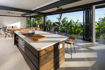 Image de Ocean view villa 2 minutes from the surf
