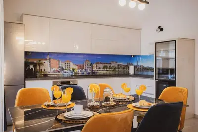 Image de Maison de vacances Dugi Rat pour 5 - 8 personnes avec 4 chambres Ă coucher - Maison de vacances