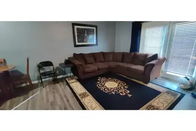 Image de Beautiful 1-bedroom condo with a pond view