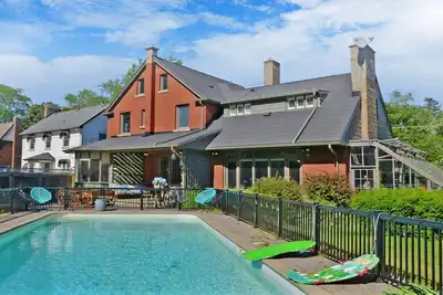 Image de Niagara Falls Chalet
