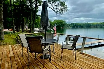 Image de Lake Cabin in Gaylord Mi. Minutes from the snowmobile trail!