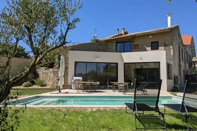 Image de Le gai ruisseau - villa Gard provençal avec piscine - 10\/12 personnes