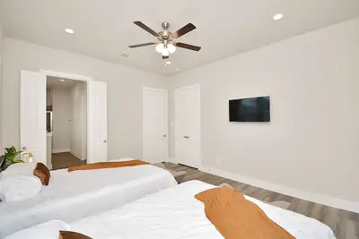 Image de Modern, Relaxing Home in Htx - Sleeps 10+ Guests!