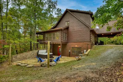 Image de Hot Tub, Game Room, Paved Roads, Large Cabin