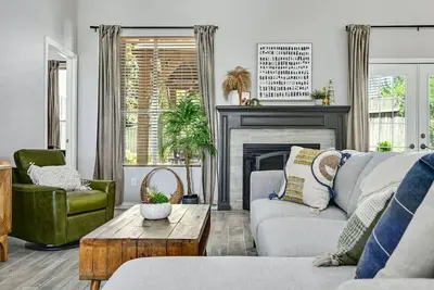 Image de 'Silverwood' Pet-Friendly! Fire Pit! Near Domain!