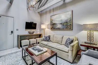 Image de Modern Interior, Heated Pool Access