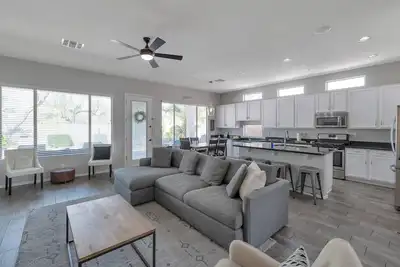 Image de Great Location w/ Private Heated Pool, Near Hiking/Golfing/Shopping/Dining & Mayo Clinic + Free Golf