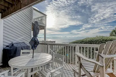 Image de Gulf-front townhome with gorgeous beach access, 4 Gulf-view decks, shared pools