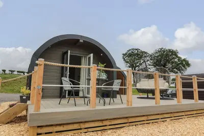 Image de Laird Lodge 4, romantic, with hot tub in Lochmaben