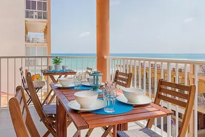 Image de Appartement \"Seaview Modern Beach\" avec vue sur la mer, adapté aux animaux domestiques