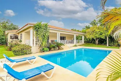 Image de 4bd guest-friendly villa, private pool & free bus, waterpark, bar, mini-golf!
