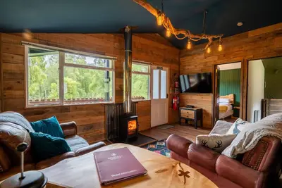 Image de The Wood Hatch Cabin at Ancarraig Lodges, Loch Ness