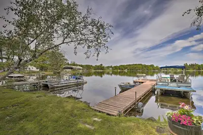 Image de Lakefront New Auburn Apt w\/ Sauna & Sun Porch