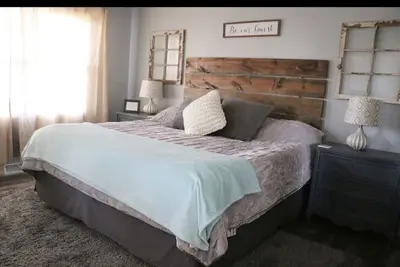 Image de Family suite sleeps 11! We are near Champaign-Urbana 4 bedrooms & 2. 5 bathrooms