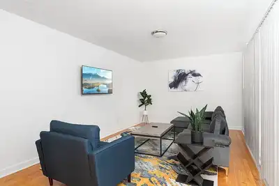 Image de Modern Remodel short drive to Queen City's best!