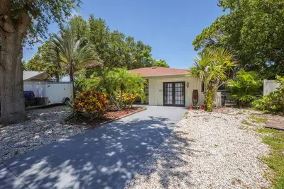 Image de Charming, Spacious Home Close To River, Beach + Town