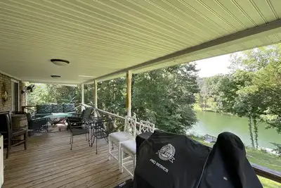 Caney Fork River Cottage. Sparta, Tn. Fall Creek Falls, Kayaking, Fishing, Relax