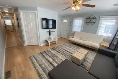 Image de Lovely 2 bdrm condo with private beach access \nLooking for Winter/Full yr renter