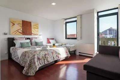 Image de Impressive House w/ Balcony | Prime Location