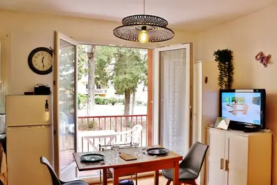 Image de Studio ** balcon parc arboré à 5 mn du centre ville 10 des thermes garage vélos