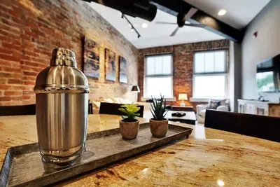 Image de Luxury Loft on Market! ! !
