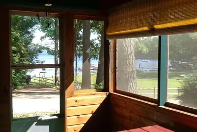 Image de Lakeside Cottage with Private Shared Sandy Beach on Newfound Lake.