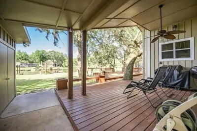 Image de Creekfront Home w\/ Boat Lift & Fishing Pier