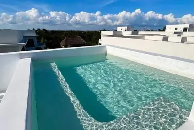 Image de Penthouse - Private - Pool & Heated Jacuzzi & Balconies B303