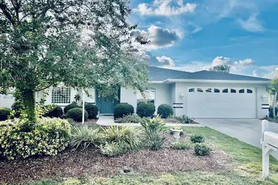 Image de Cheerful 5-bedroom house with a pool.