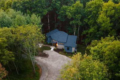 Image de Penthouse in the Trees : 15 minutes to Hocking Hills State Park : Stunning Views
