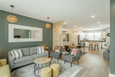 Image de Walk Bike Swim! Pool + Downtown + Riverwalk