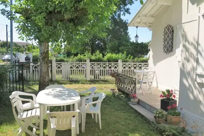 Image de Maison de vacances privée avec Wifi, climatisation, Tv, terrasse, animaux admis, parking