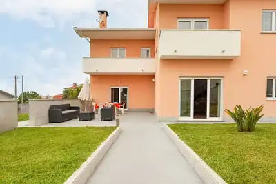 Image de Belle maison de vacances privée pour 8 personnes avec Wifi, Tv, terrasse et parking
