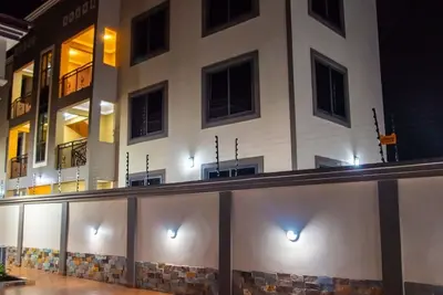 Image de Captivating 1-Bed Apartment in Tema, com 25