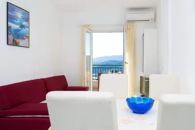 Appartement de deux chambres avec la terrasse et la vue sur le mer Rabac, Labin (A-7621-c)