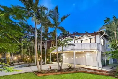 Image de \"Luxe\" - Noosa Hill Home - Heated Spa Pool
