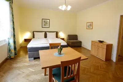 Image de Bright apartment (47 sqm) for two adults and two children with a view of the Danube