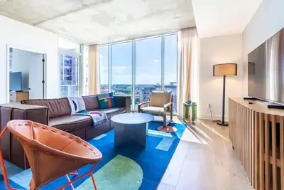 Image de Laguna at the Rainey District - Luxury Condo