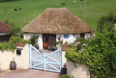 Seaside Thatched Devon Cottage just for two.