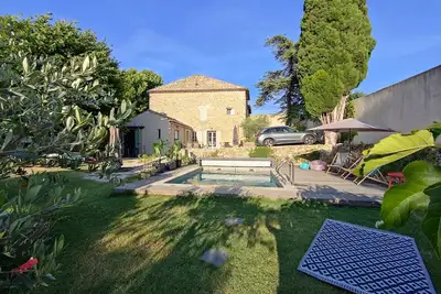 Image de Agréable maison de village avec jardin et piscine