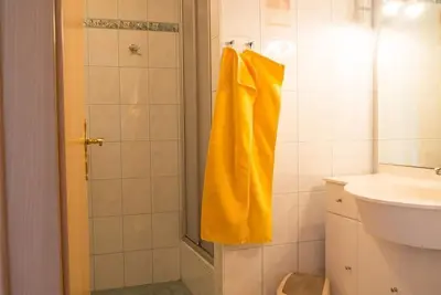Image de Doppelzimmer, Toilette und Dusche Getrennt - Alpengasthof Moser