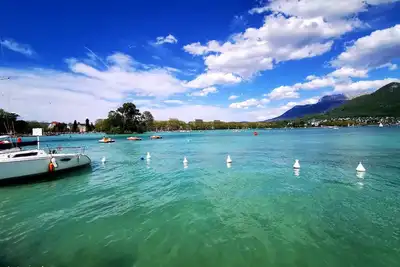 Image de Beau T1 spacieux, proche centre et lac