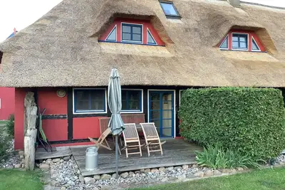 Image de Cozy vacation apartment with thatched roof on the Achterwasser nature reserve