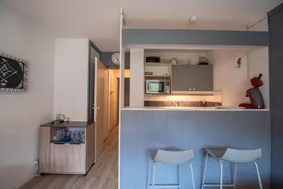 Image de 2ème étage, vue montagne, balcon, télévision, casier à ski, 28m², Valmorel