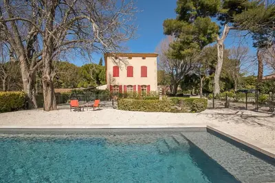 Image de Loft dans bastide du XVIIIeme, piscine, terrasse en Rez-de-jardin 100m2, parc