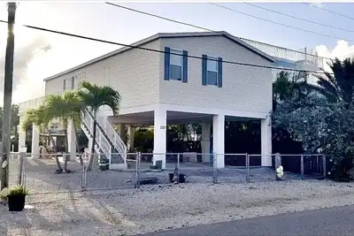 Image de Relax and Play in Paradise - Keys Stilt Home on canal with Bay Access